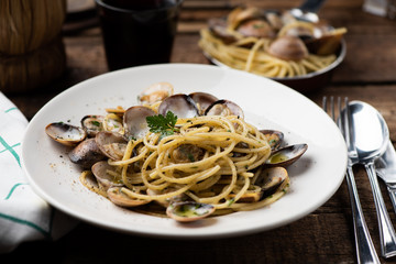 Italian food. Spaghetti with clams Juicy, garlic.