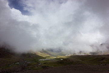 Nubes en la montaña