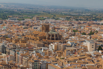 Fototapeta na wymiar Blick auf die Stadt Granada in Alhambra, Spanien