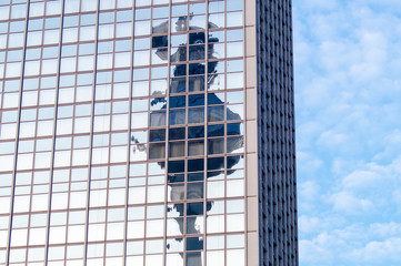 Reflextion vom Fernsehturm am Alexanderplatz Berlin in der Spiegelung im Hochhaus © jaz_online