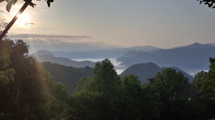 Hace un rio de niebla