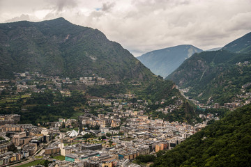 Fototapeta na wymiar sprawling village in mountain valley in andorra