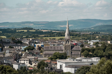 Fototapeta premium panoramic view of cathedral in irish countryside