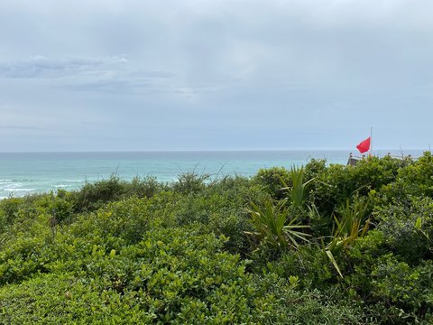 Red flag flying on Aly&rsquo;s Beach in Florida 