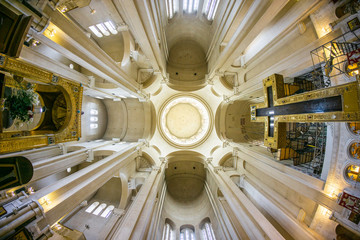 wide angle ceiling view of a simple Georgian church