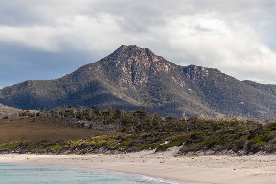 wineglass bay mountain, tasmania