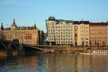 Fototapeta na wymiar dancing house in Prague view from the river