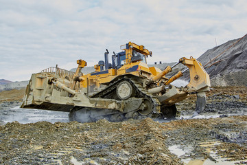 Gold mining in Kolyma. Buldozer D11T - IMG5545 © Yuri Slyunkov