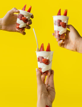 trio de fresas con crema 