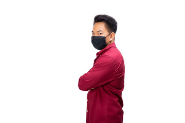 An Asian short hair man wears black mask.