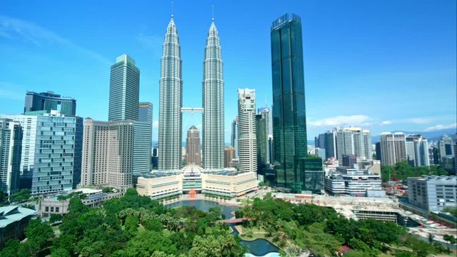 Beautiful Time lapse Kuala Lumpur city skyline of Petronas Twin Towers