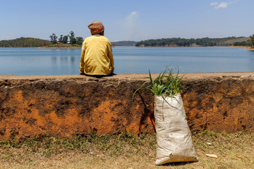 Au bord du lac à Madagascar