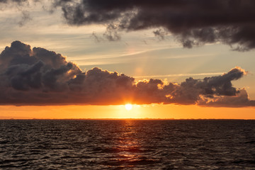 Fototapeta na wymiar Beautiful sunset by the coast of Belize