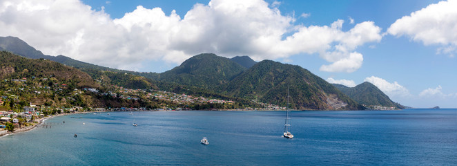 Aussicht auf die karibische Insel Dominica, Panorama 