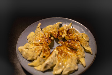 焼きたての餃子