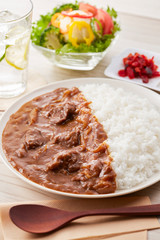 長時間煮込んだビーフカレー