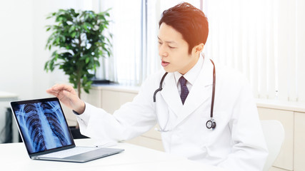 医師　診察