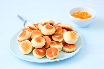 Poffertjes mit Marmelade	