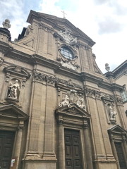 The sculptures of saints and martyrs on the façade of Florentine cathedrals are constantly...