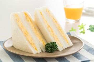 ふんわりしっとり、たまごサラダのサンドイッチ