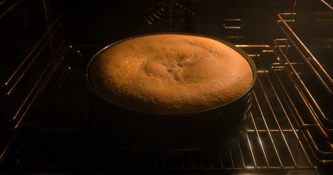 baking sponge cake in the oven