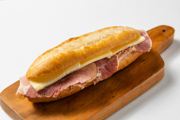 ハムとチーズのサンドイッチ　 ham and cheese sandwich 