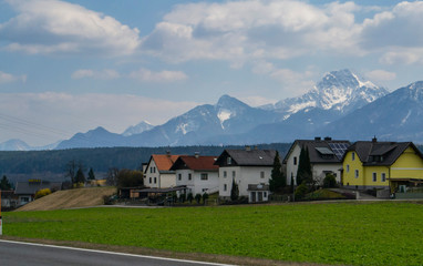 Fototapeta na wymiar mountain and village views in Austria
