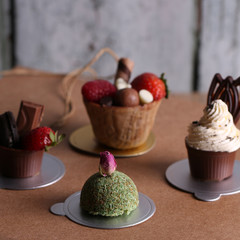 chocolate cake with strawberries