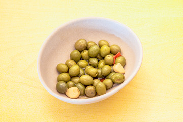 olives with garlic aroma