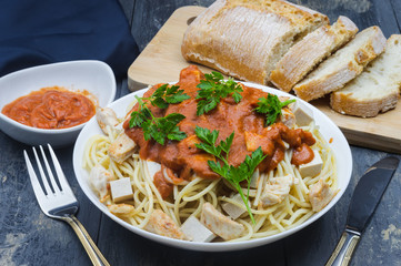 Spaguettis a la carbonara, estilo vegano