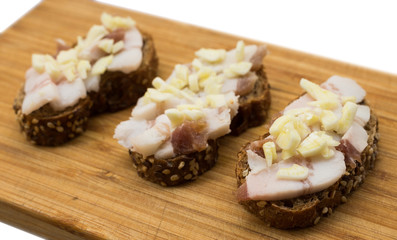  Russian sandwich with brown bread, lard and garlic