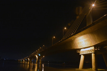 Fototapeta na wymiar the night beauty of bridge