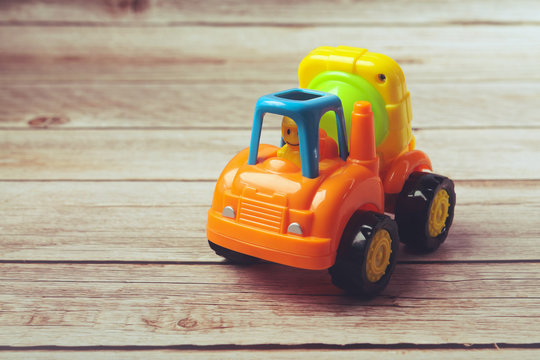 Plastic toy cement mixer truck for kids	
