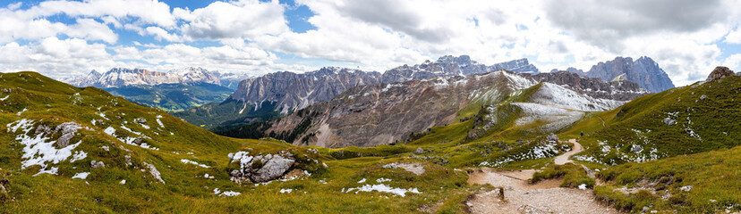 Fototapeta na wymiar South Tyrol Alto Adige mountain range alpine panoramic landscape, Italy.