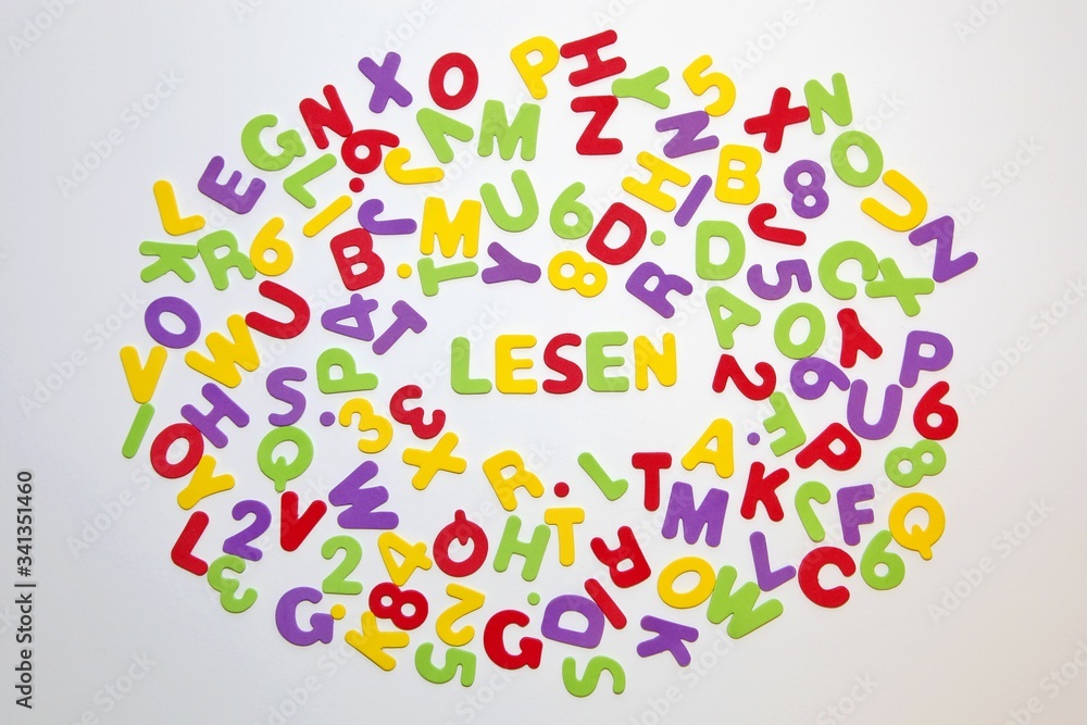 Fototapete german word lesen - reading - and seamless pattern with letters of the alphabet and numbers in rando