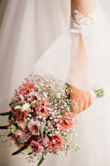 bride holding bouquet