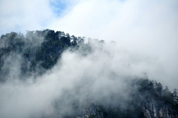Fototapeta na wymiar cloud sky over the mountains