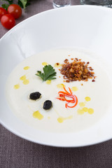 White thick creamy soup