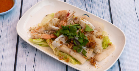 Spicy Thai Salad with Prawns and Squid 