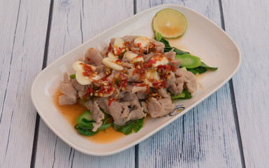 Spicy Lemon Pork Salad 