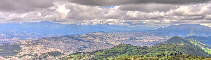 Fototapeta na wymiar Quito cityscape from the Pichincha volcano