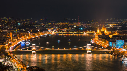 Fototapeta na wymiar Breathtaking view of the Danube in Budapest. You can see the Szechenyi Chain Bridge, the Margit Bridge, and the Hungarian Parliament.