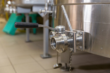 A food tank is a container for the production and storage of wine