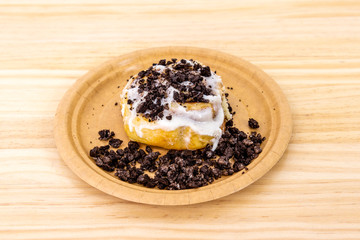 cinnamon roll with oreo seeds