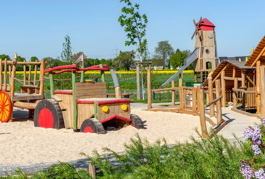 Abenteuerspielplatz im Frankfurter Stadtteil Riedberg