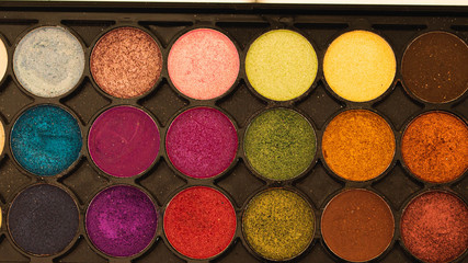 Paleta de sombras de maquillaje profesional