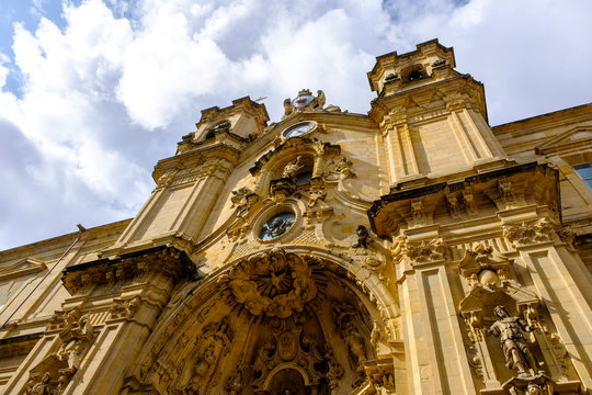 Spain, Gipuzkoa, San Sebastian, Low angle view of ornate archway of Basilica of Saint Mary of Chorus