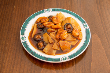 prawns with bamboo and mushrooms