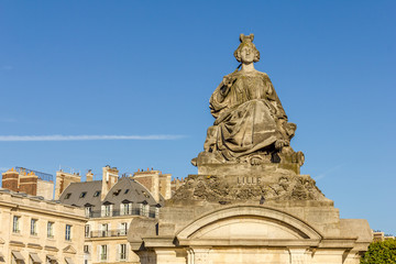 Fototapeta na wymiar Statue of Lille, Place de la Concorde, Paris