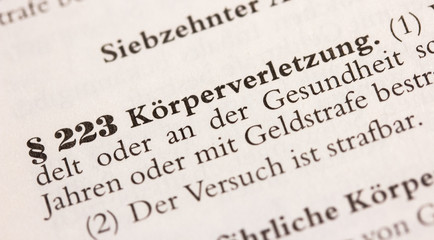 Fototapeta premium Körperverletzung in § 223 StGB Strafgesetzbuch